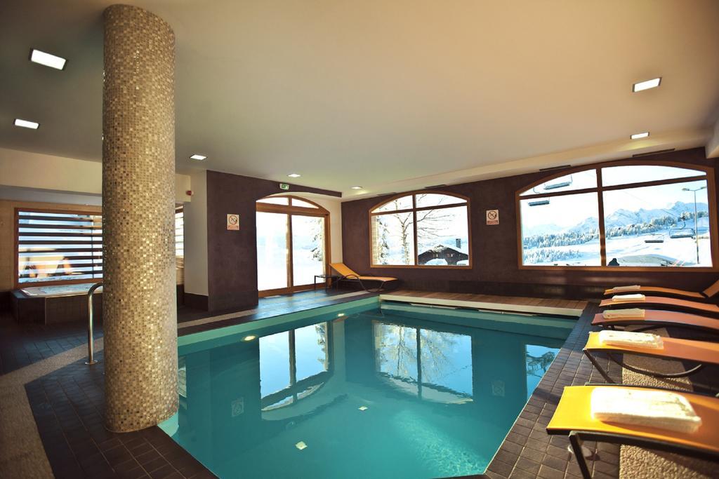 Le Calgary Hotel Les Saisies Exterior foto