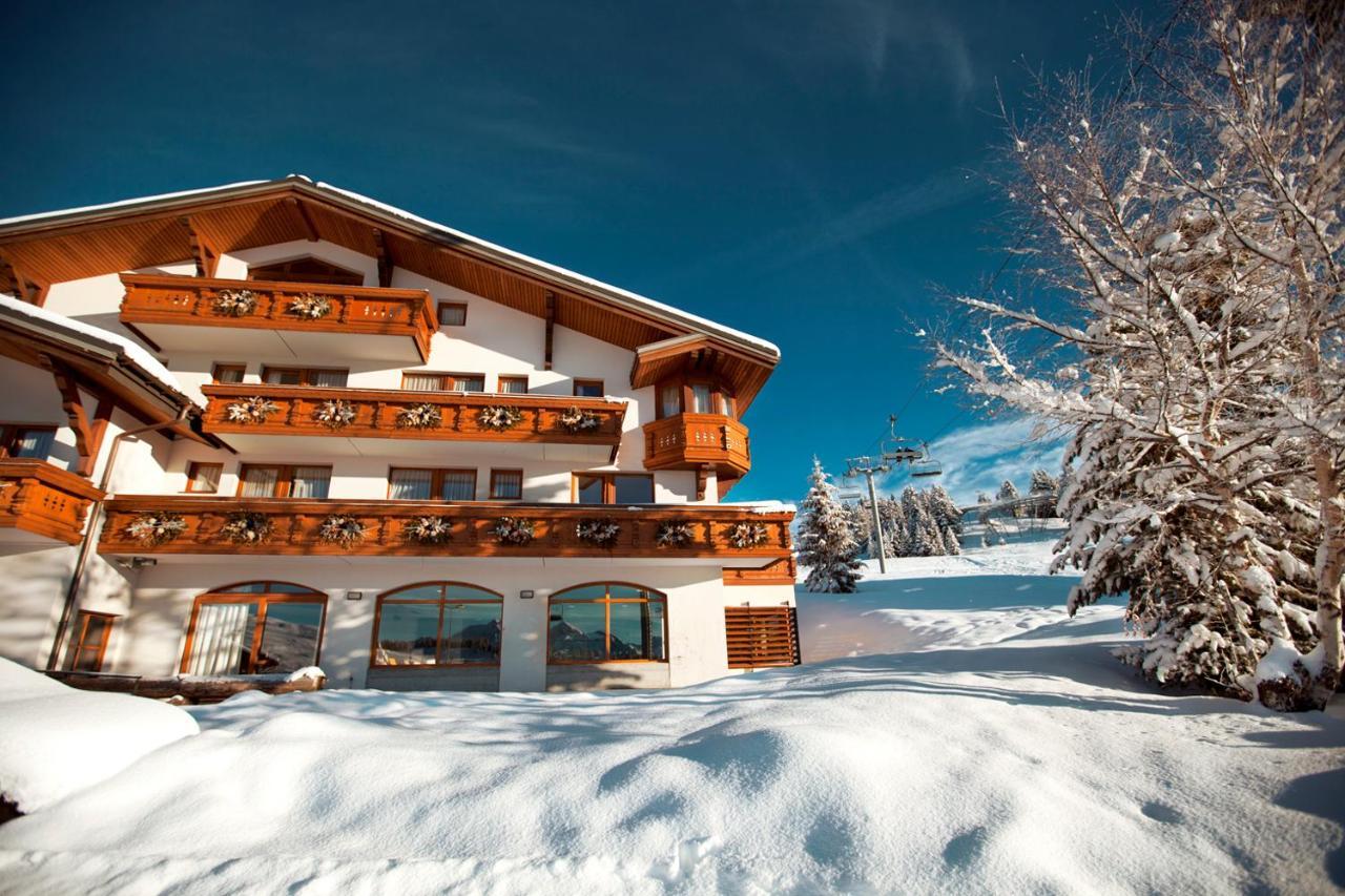 Le Calgary Hotel Les Saisies Exterior foto